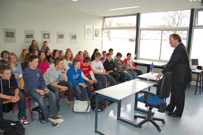 Gastles van Europarlementariër Hans van Baalen op Dockinga College - VMBO-gt