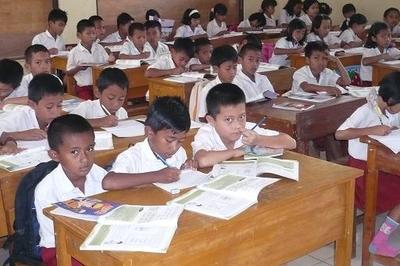 Snuffelen in de bibliotheek van Sukarno